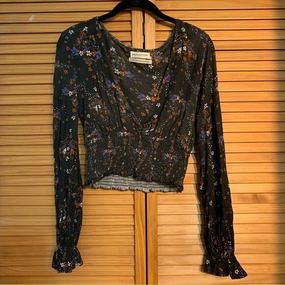 Urban Outfitters Floral Long Sleeve Blouse size medium - Picture 1 of 5